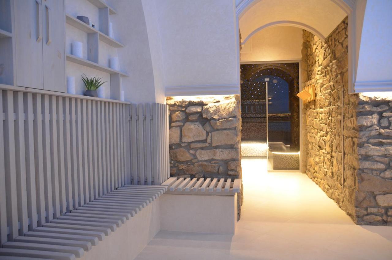 Allureinn Hotel And Spa チェルニウツィー エクステリア 写真